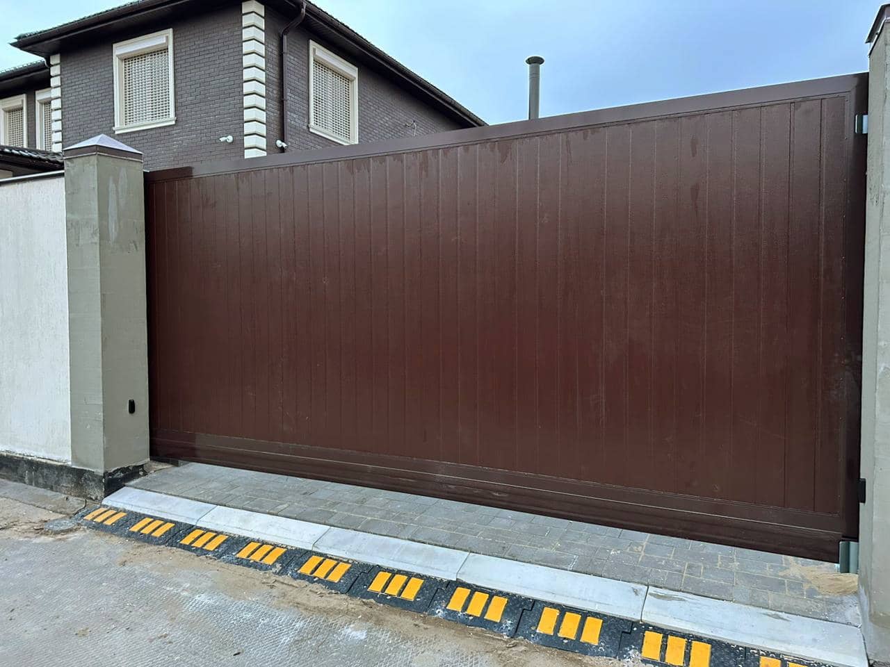 Уличные ворота DoorHan в Городище с установкой